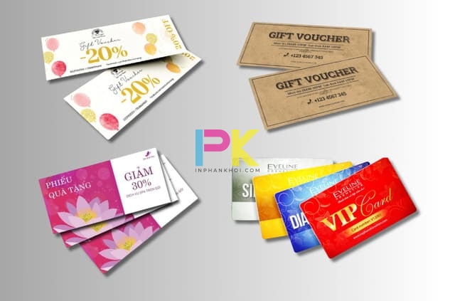 In voucher quà tặng 16 So sánh chất liệu in voucher: Couche, Kraft, giấy mỹ thuật và nhựa PVC